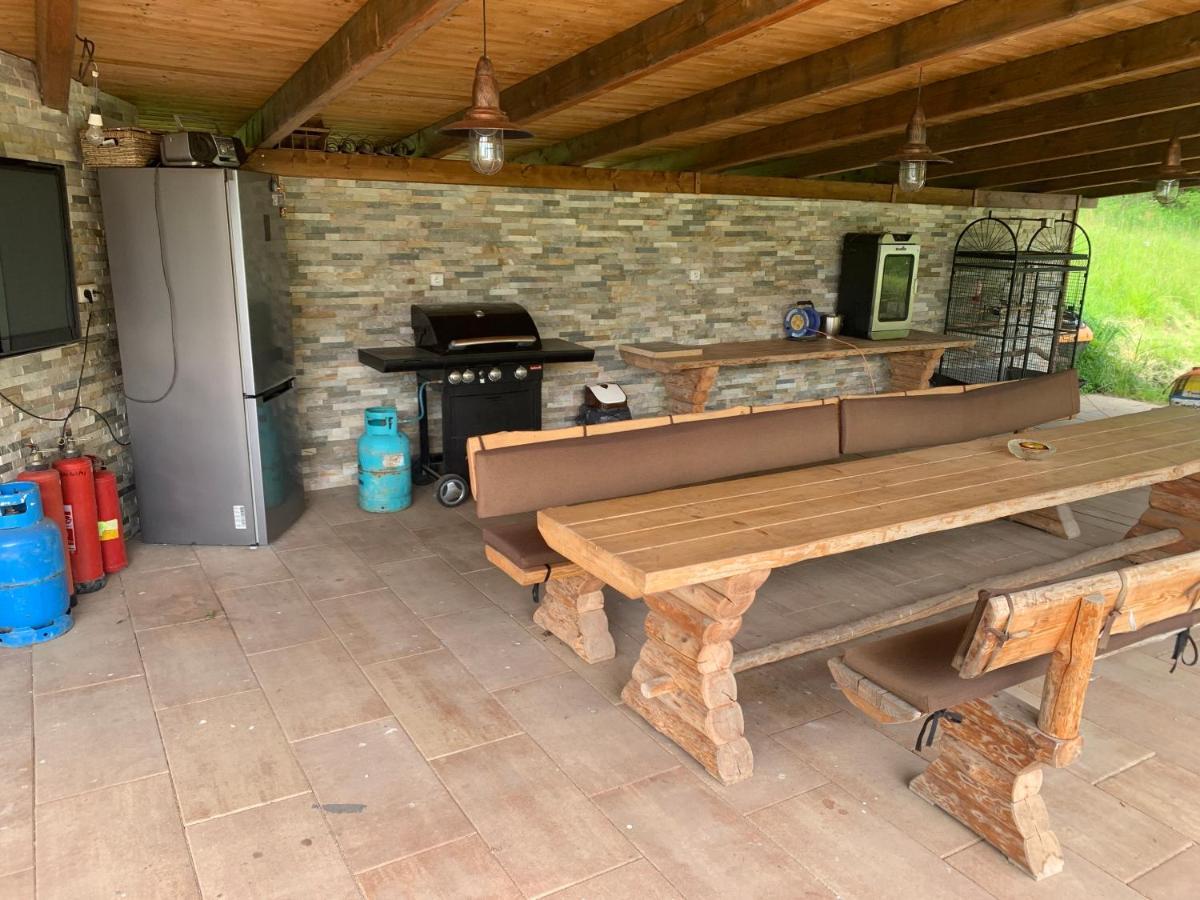 Apartman S Bazenem A Saunou Kadan Bagian luar foto