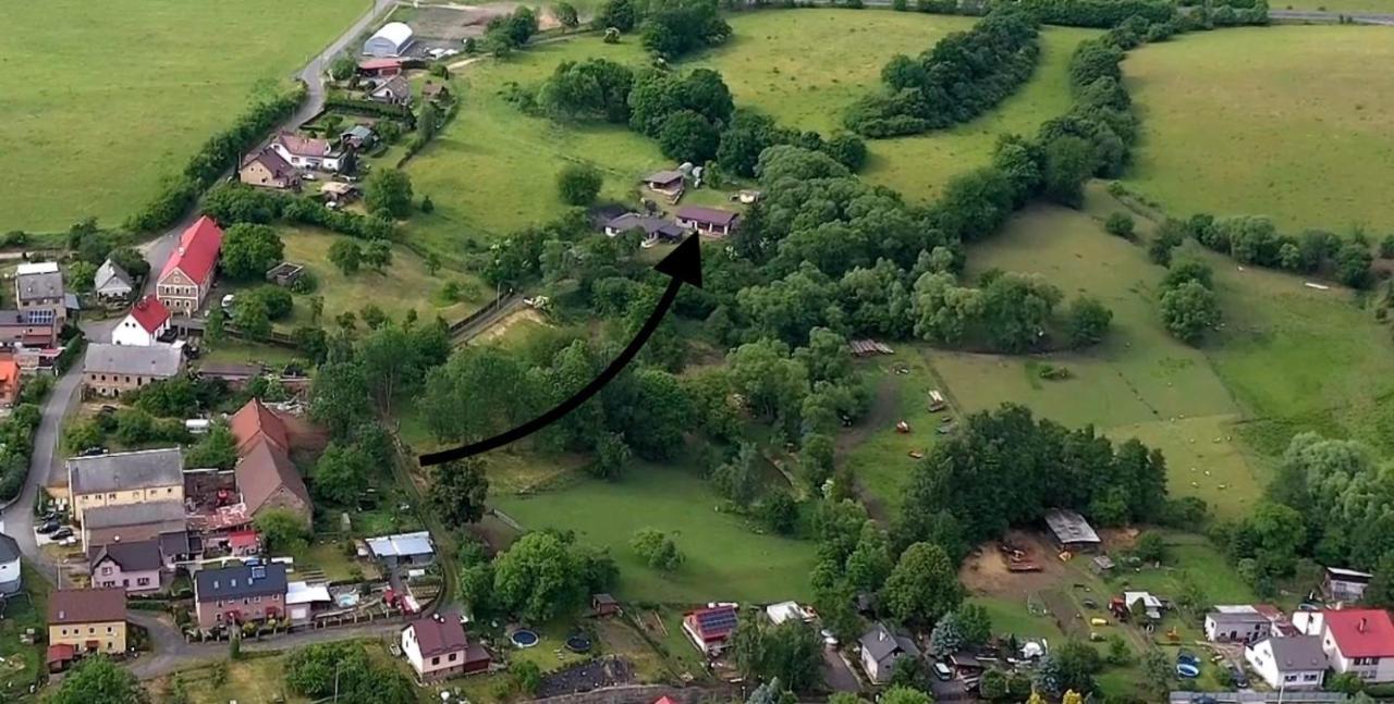 Apartman S Bazenem A Saunou Kadan Bagian luar foto